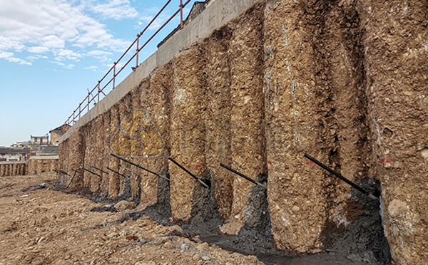 自鉆式錨桿支護項目——黃山步行街基坑支護 自鉆式錨桿支護項目——黃山步行街基坑支護